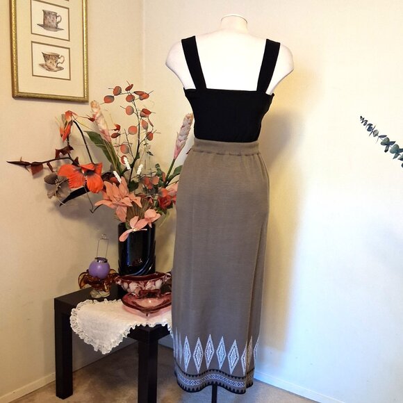 Preowned Beige Maxi Skirt High Waist Stretch Long Knitted Women’s Winter Skirt - Picture 9 of 9